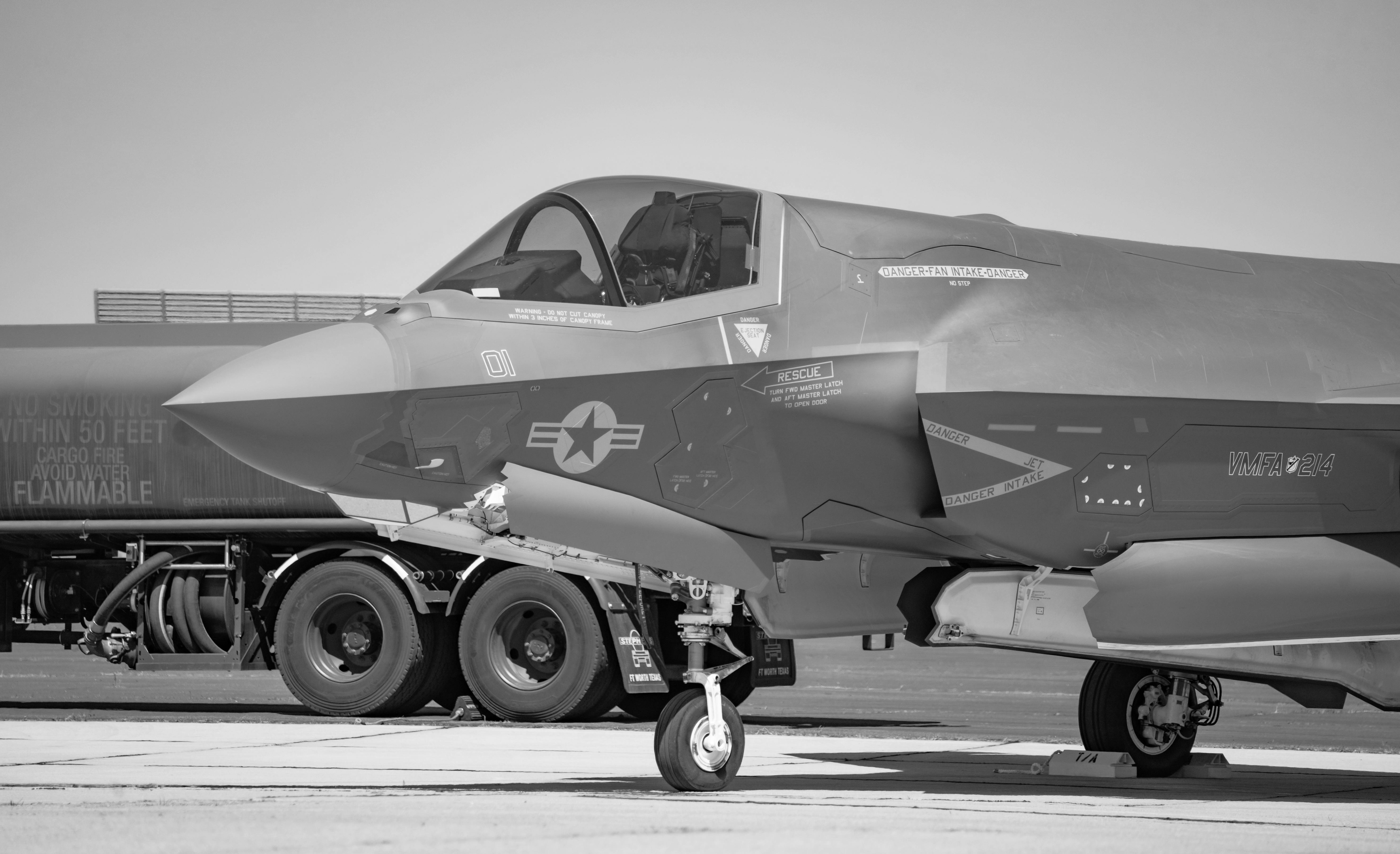 Aircraft platform representing aircraft system cyber testing